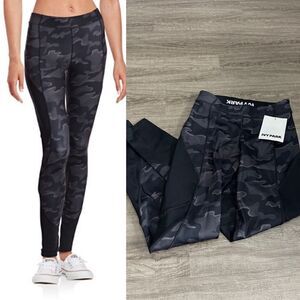 Ivy Park Camo Mid-Rise Ankle Leggings-BLACK-Small